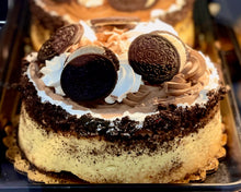 Load image into Gallery viewer, 1 Oreo Cheesecake 8&quot;